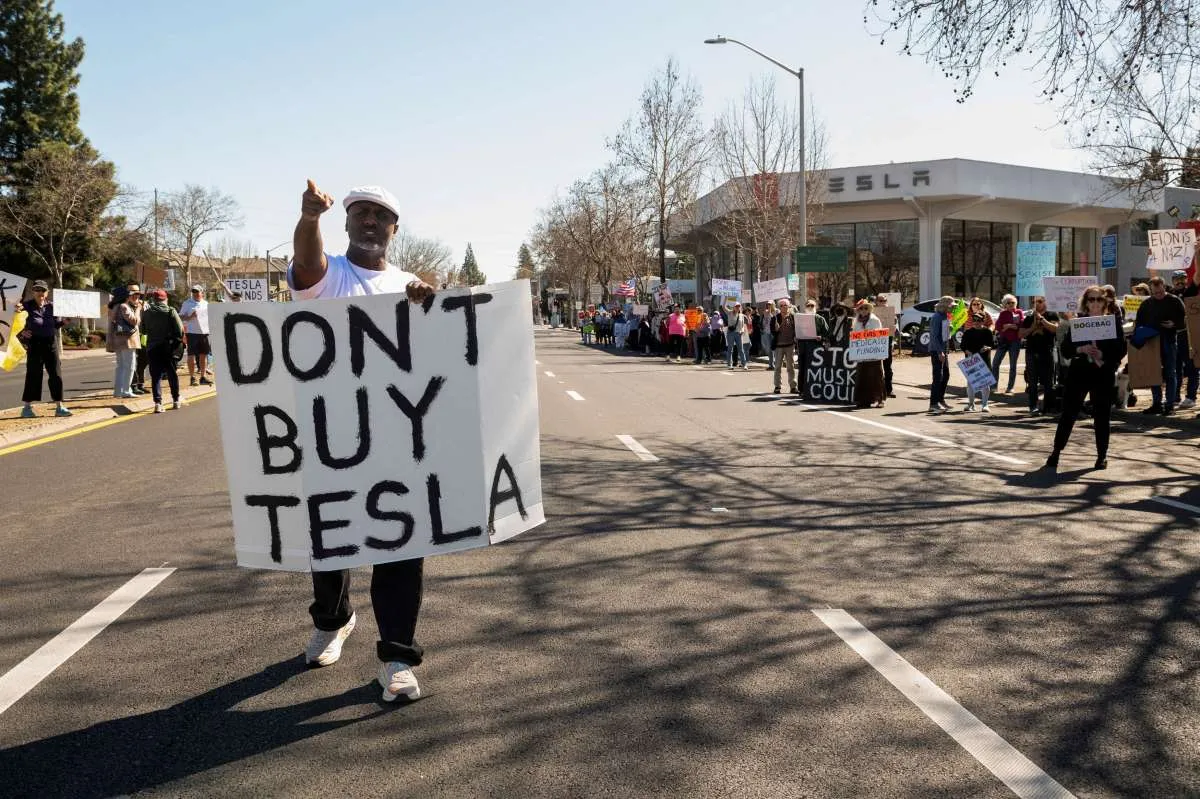 Aksi Boikot Bikin Saham Tesla Nyungsep