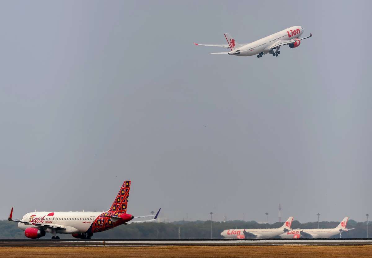 Siasat Fuel Surcharge Biar Maskapai Tetap Bernafas