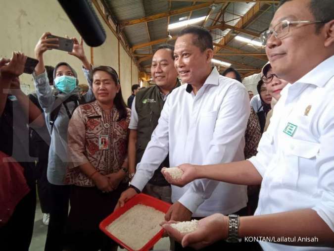 Amankan Stok, Bulog Guyur 10 Ribu Ton Beras ke Pasar Induk Cipinang