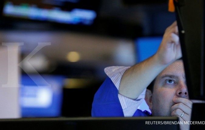 Bursa AS berfluktuasi dipicu laporan laba