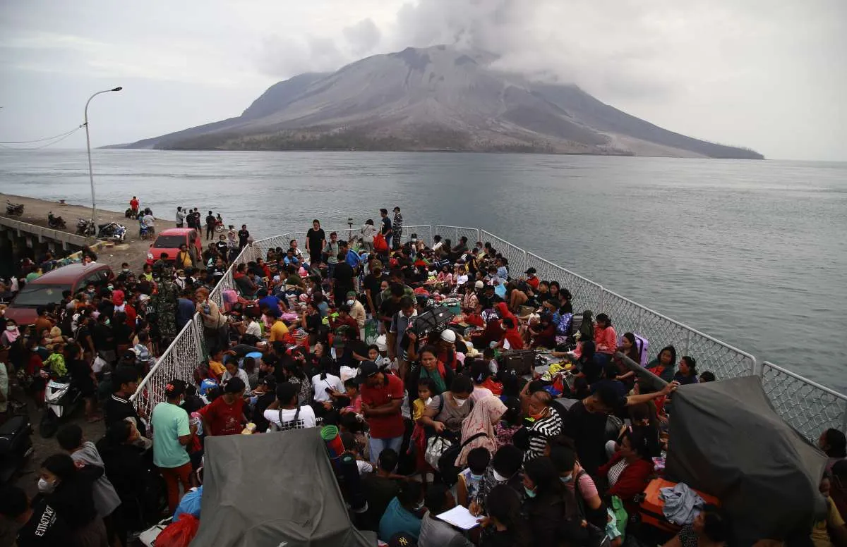 Erupsi Gunung Ruang, Bandara Sam Ratulangi Masih Ditutup Sampai Hari Ini