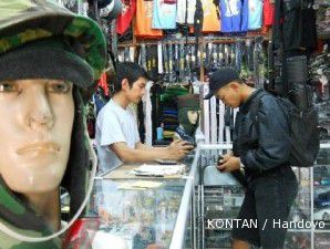 Sentra perlengkapan TNI/Polri Semarang: Pembeli seragam mesti tentara asli (2)