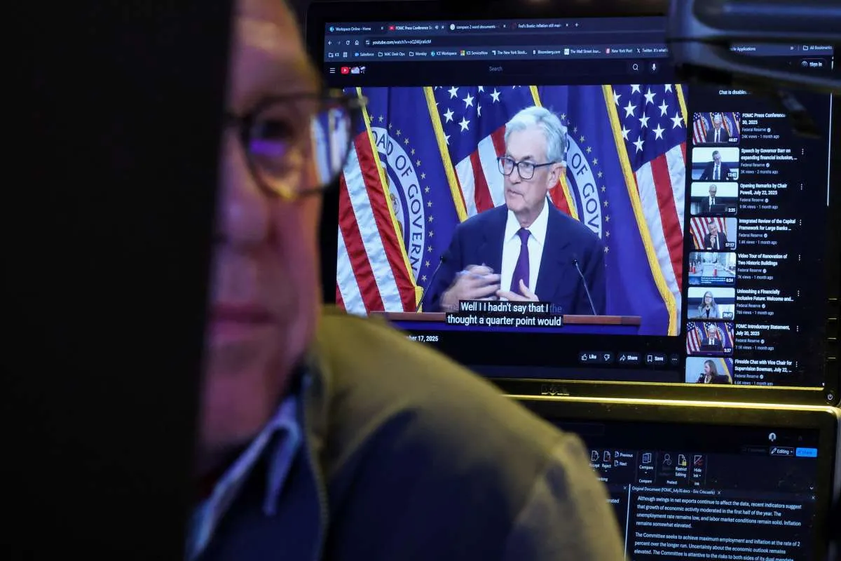 Wall Street Dibuka Turun Tipis Selasa (23/9), Tunggu Sinyal Powell Soal Suku Bunga