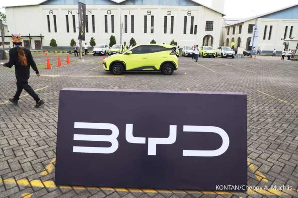 Laba BYD Anjlok 30%, Target Jual 2025 Dipangkas 16%!