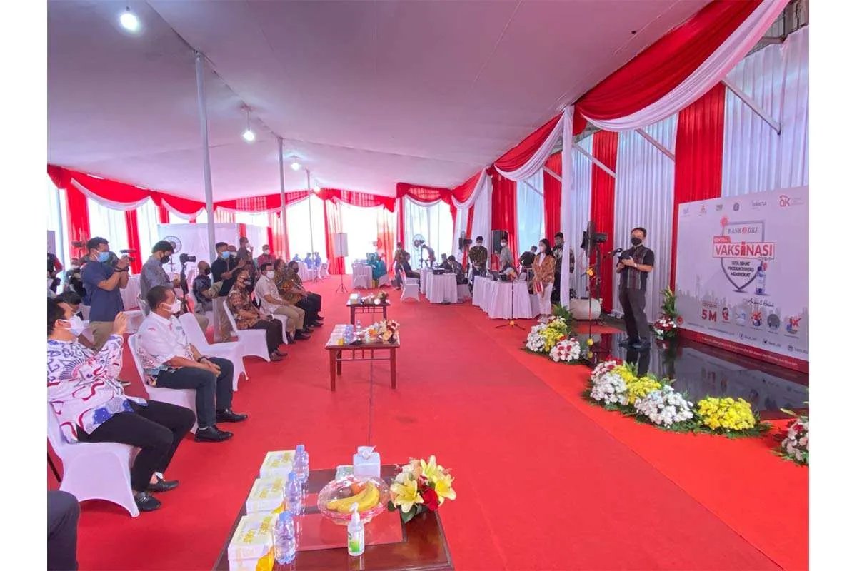 Pembukaan Sentra Vaksinasi Covid-19 PT Bank DKI 