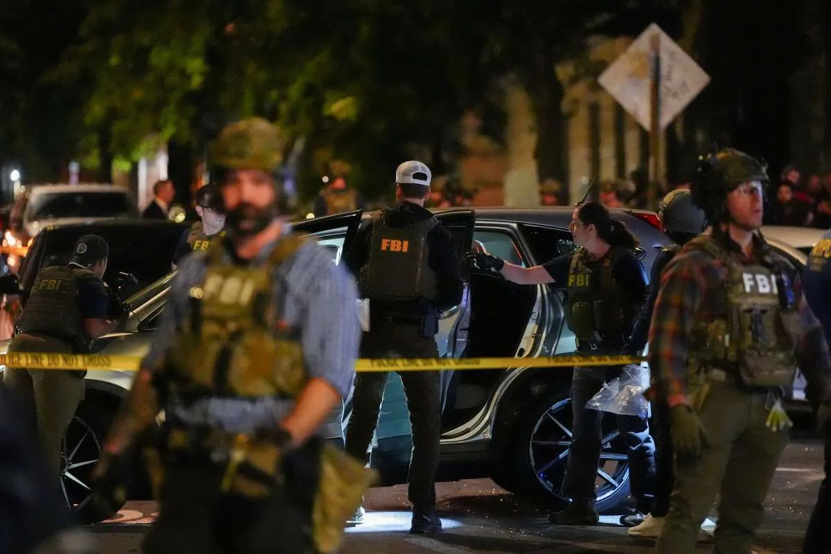 Agen ICE Tembak Pria di New York, Anak Berusia 5 Tahun Ada di Dalam Mobil