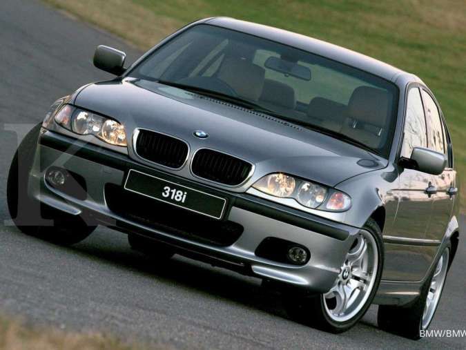 Cari sedan mewah murah, cek harga mobil bekas BMW seri 3 di akhir Februari
