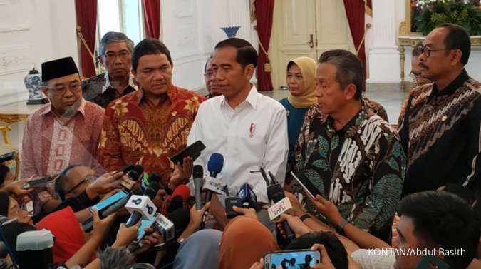 Minta investasi cepat dibenahi, Jokowi: Kita berpacu dengan waktu