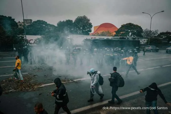 Bahaya Gas Air Mata bagi Tubuh Manusia dan Cara Mengatasinya secara Tepat