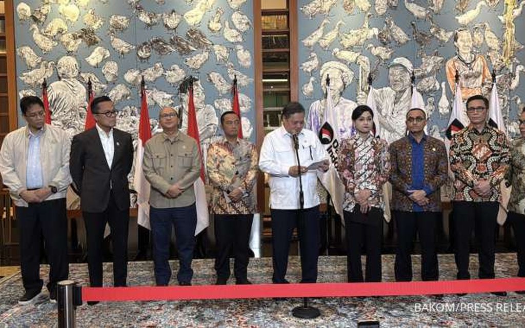  Transisi Kepemimpinan Aman, Pemerintah Pastikan Bursa dan OJK Tetap Berjalan Normal 