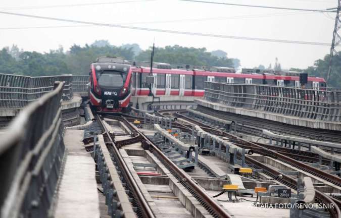 Plafon Stasiun LRT Jabodebek Cawang Bocor, KAI: Sudah Mulai Diperbaiki