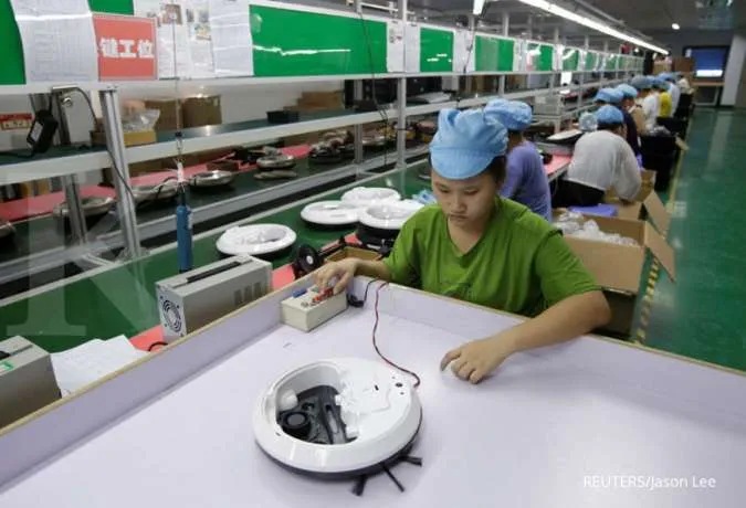 China factory prices fall more slowly in Aug with recovery on track
