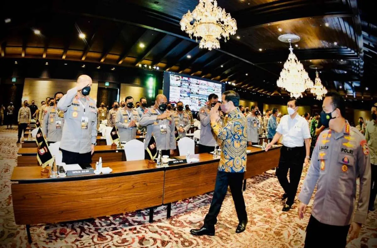 Jokowi tugaskan Polri untuk jaga investasi