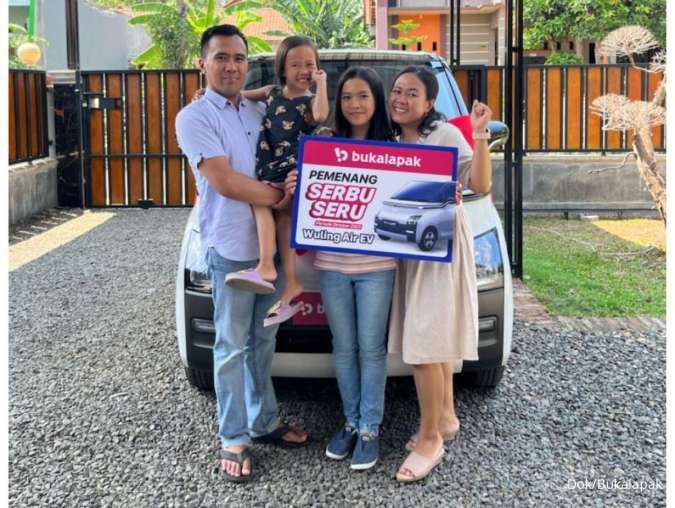 Bukalapak Beri Hadiah Mobil Wuling Air EV kepada Pengguna melalui Program Serbu Seru