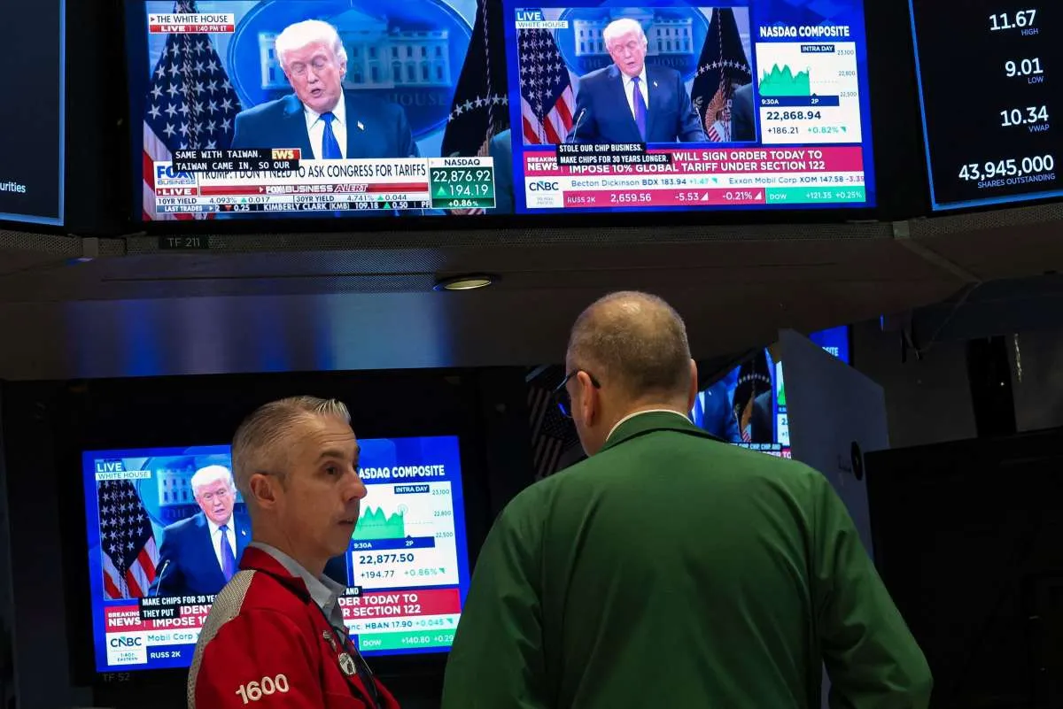 Bursa Global Melemah Senin (23/2), Emas Melonjak di Tengah Ketidakpastian Tarif Trump