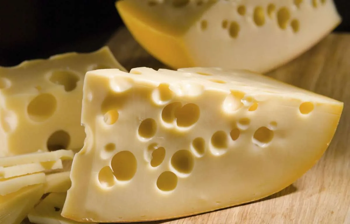 Imbas Tarif AS Naik 12,5%, Penjualan Keju Terkenal Swiss Anjlok dan Stok Dibatasi