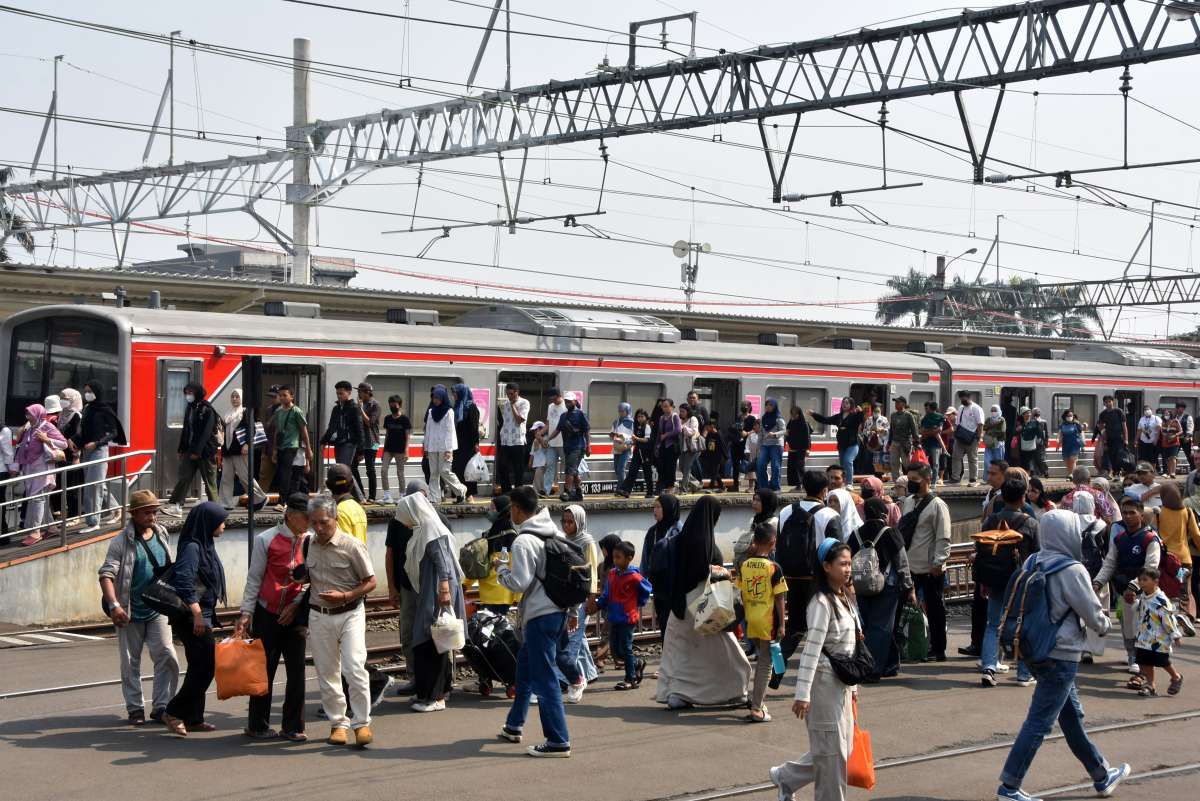 KAI Menyiapkan 36 Trainset Baru untuk KRL Jabodetabek
