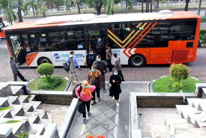 Mulai 10 April bus Transjakarta beroperasi terbatas sampai pukul 18.00 WIB