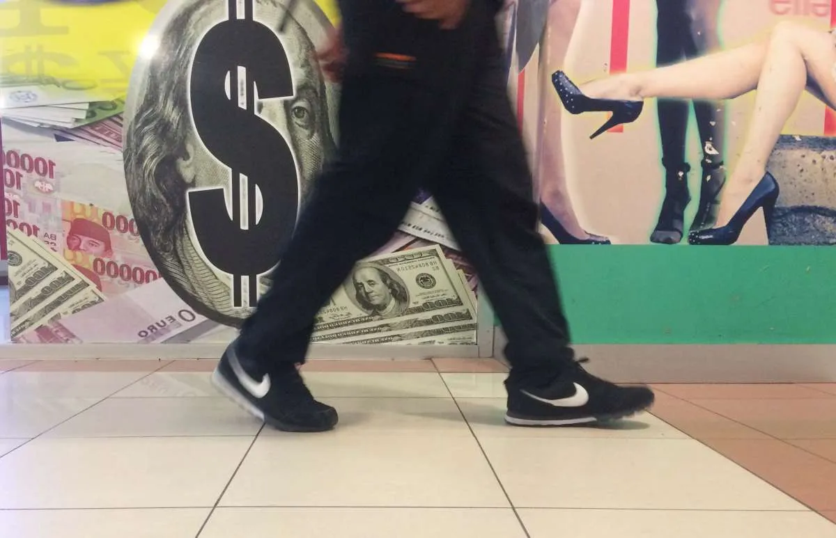 Tengah hari, rupiah spot stagnan di level di Rp 14.430 per dolar AS