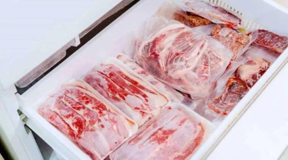 Tips Menyimpan Daging di Kulkas dan Cara Mencairkan Daging Beku yang Tepat