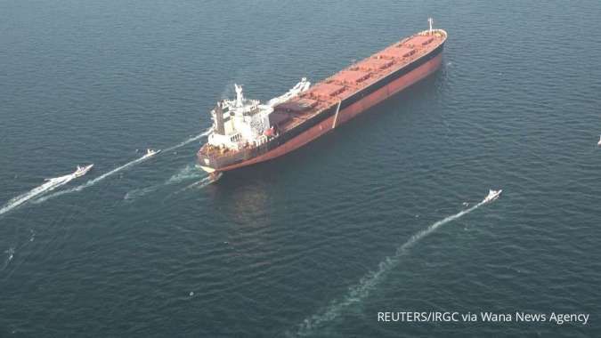 Asuransi Cabut Perlindungan Risiko Perang, Pengiriman Minyak di Selat Hormuz Lumpuh
