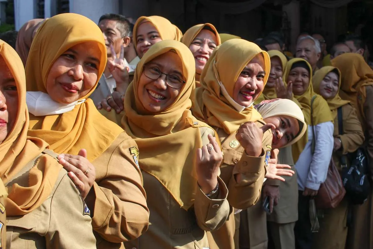 Siap-Siap Gaji ASN Guru Dosen Nakes TNI Polri & Pejabat Akan naik, Cek Gaji PNS 2025