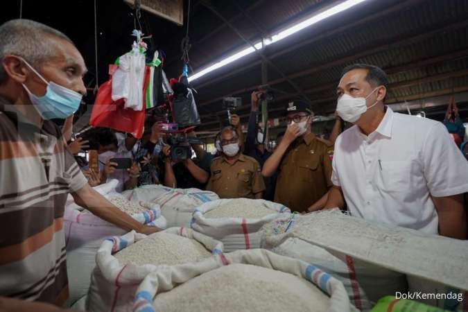 Percepat Pemulihan Ekonomi dengan Revitalisasi Pasar Rakyat, Mendag Tinjau Kondisi Pasar Bawah Bukittinggi