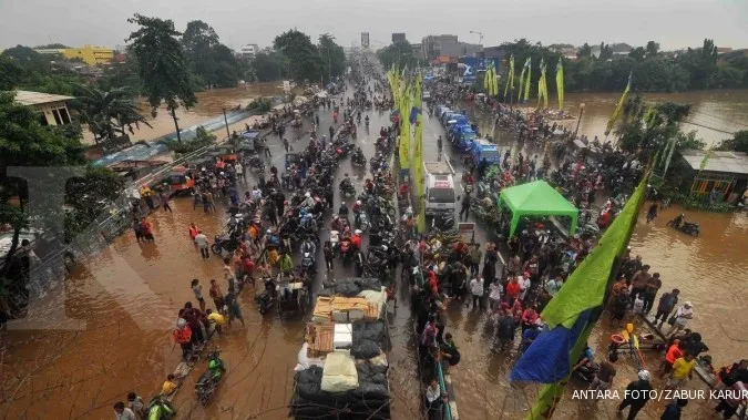 Train services halted due to Jakarta flooding