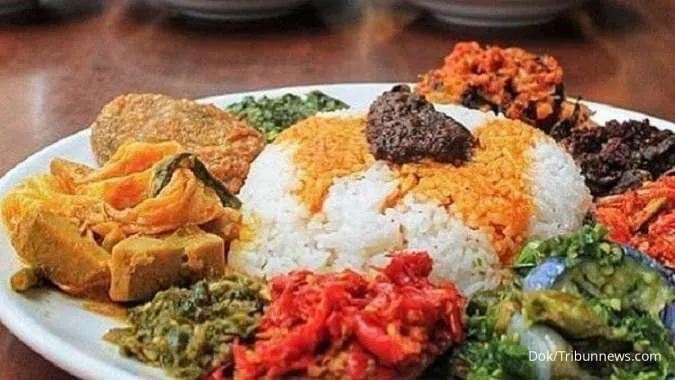 Tetap Bisa Makan Enak, Ini 5 Tips Makan Nasi Padang saat Diet Tanpa Rasa Bersalah