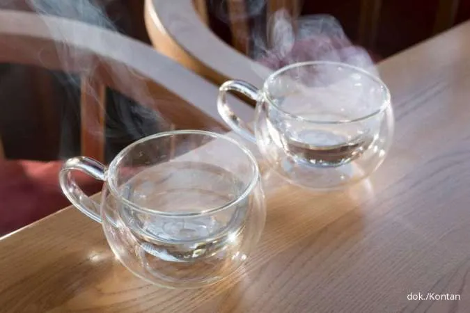 10 Manfaat Minum Air Hangat bagi Tubuh, Apa Saja ya?