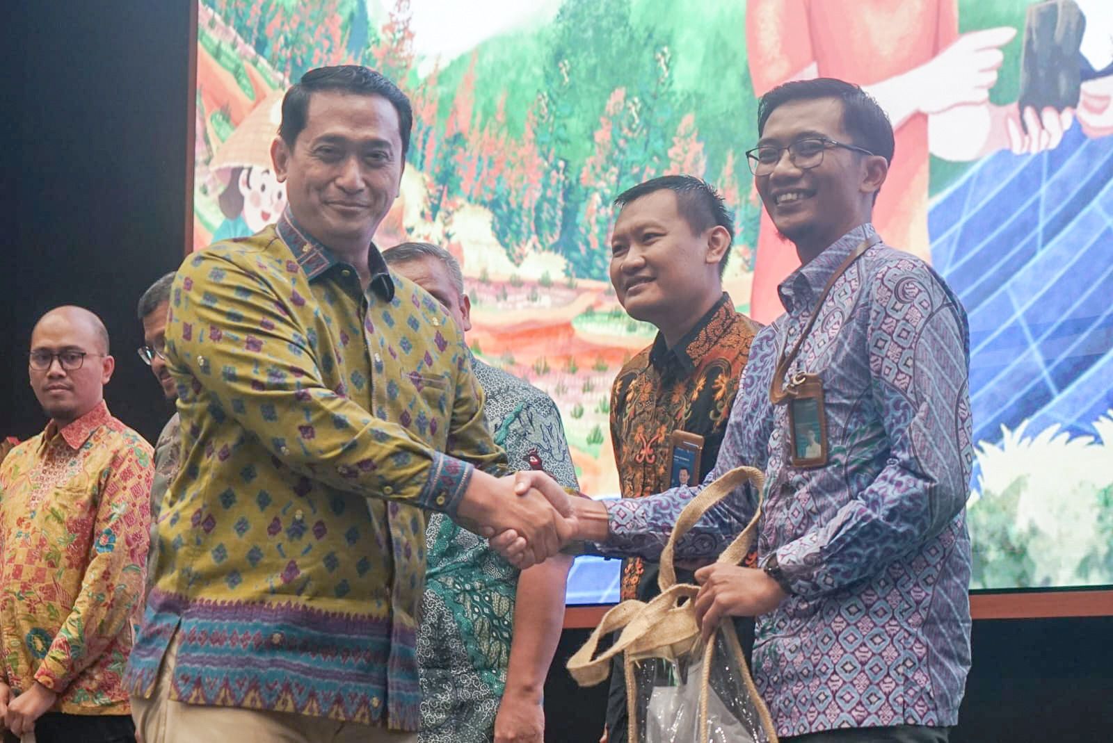 Kontan - Bukit Asam Kilas Online.