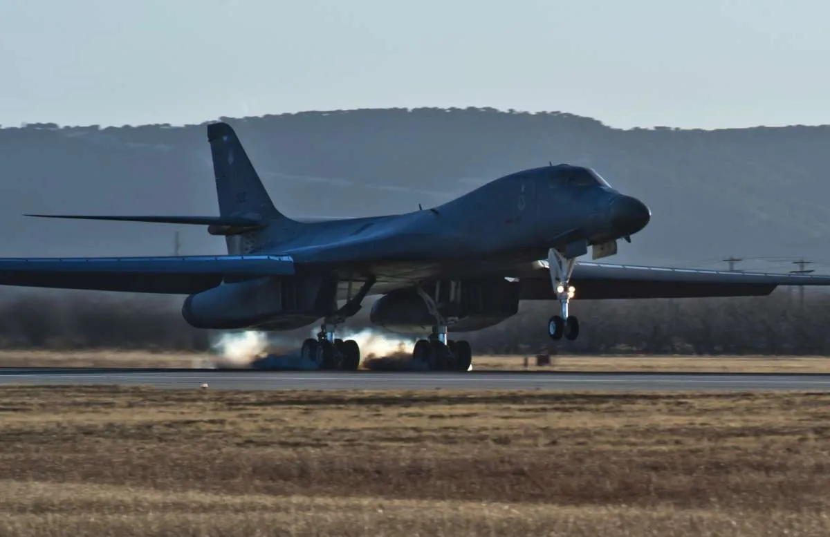 Jet Tempur Rusia dan Pesawat Bomber AS Berhadapan di Laut Barents