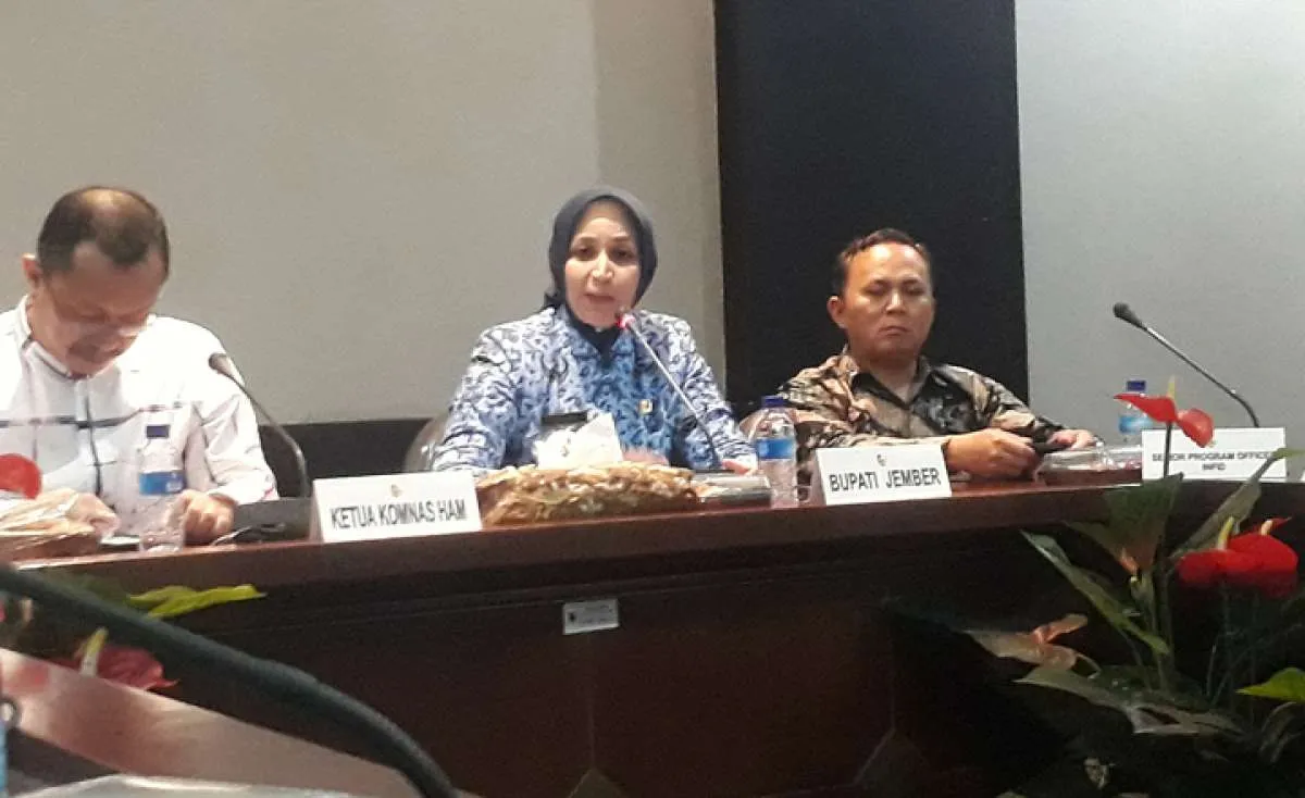 Apa arti pemakzulan yang dialami Bupati Jember dan Donald Trump?