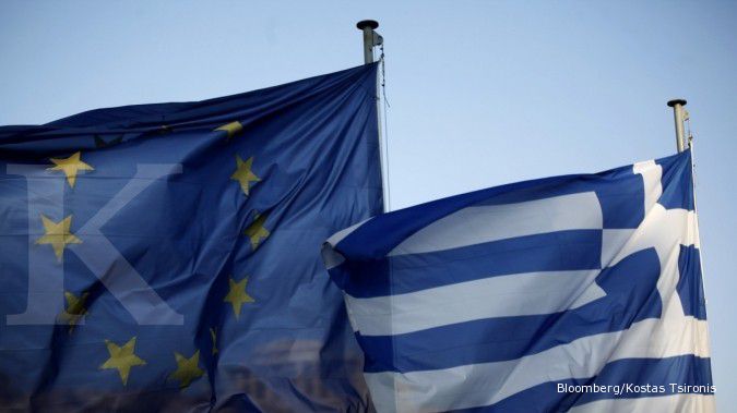 S&P menurunkan peringkat utang Yunani 