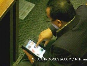 Akhirnya, Arifinto mengundurkan diri sebagai anggota DPR