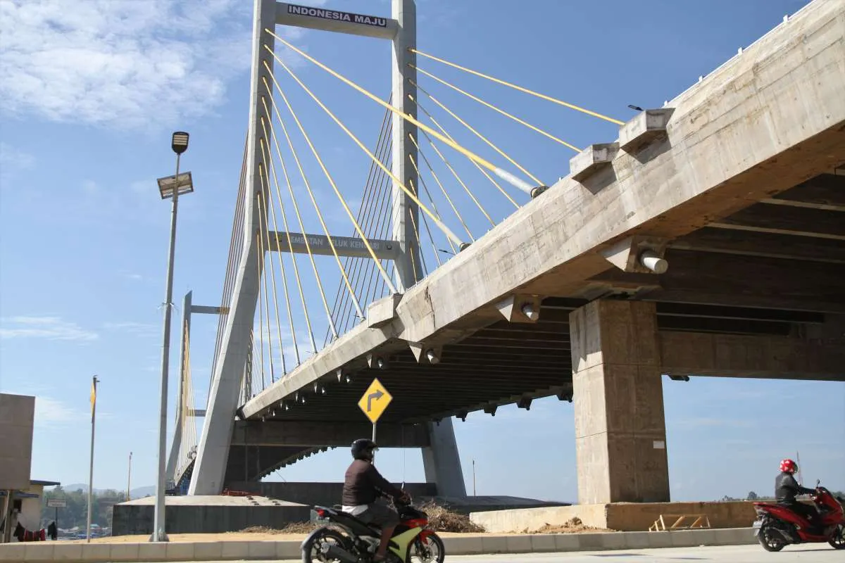 PTPP merampungkan Jembatan Teluk Kendari