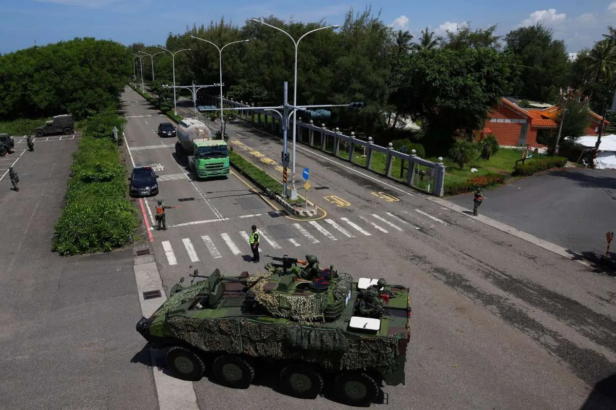 Di Tengah Ketegangan dengan China, Taiwan Pamer Kendaraan Lapis Baja Buatan Lokal