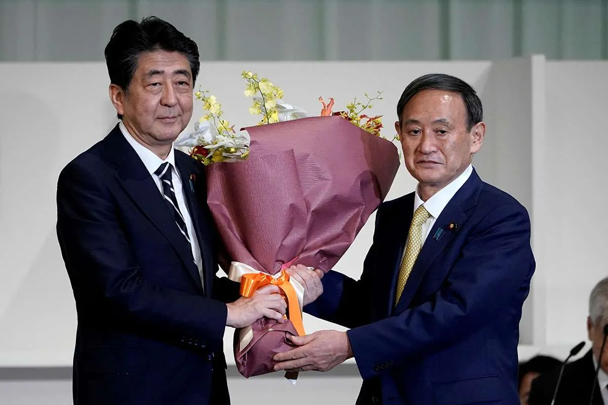 Mengenal Yoshihide Suga, anak petani stroberi calon perdana menteri Jepang 