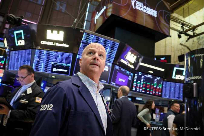 Wall Street Turun, Investor Menanti Kebijakan The Fed yang Cenderung Hati-hati