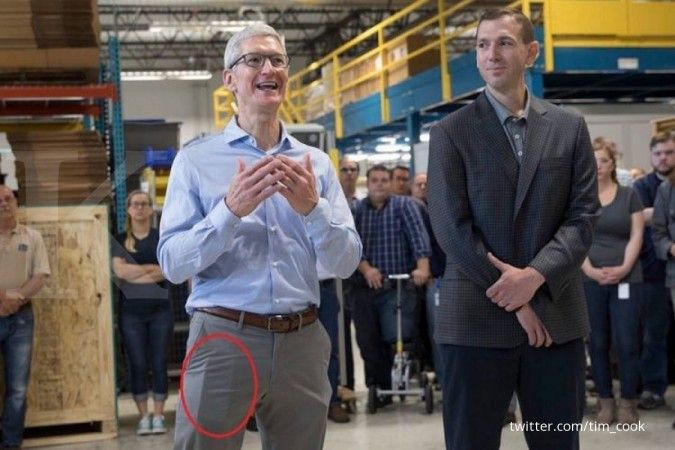 CEO Apple tertangkap kamera kantongi iPhone 8?