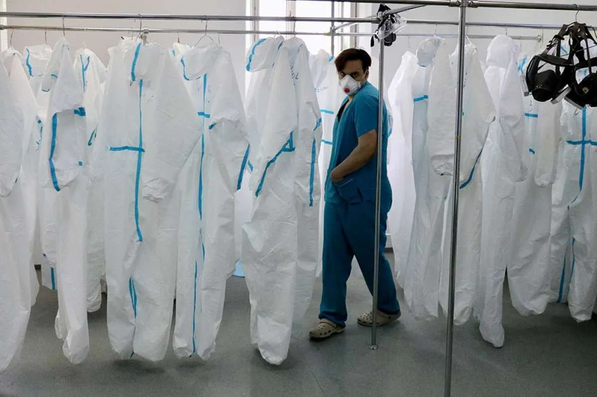 Russia rolls out first approved COVID-19 drug as infections pass 500,000