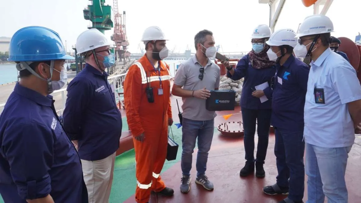 Krakatau Bandar Samudera lakukan penjualan perdana BBM rendah sulfur di Selat Sunda