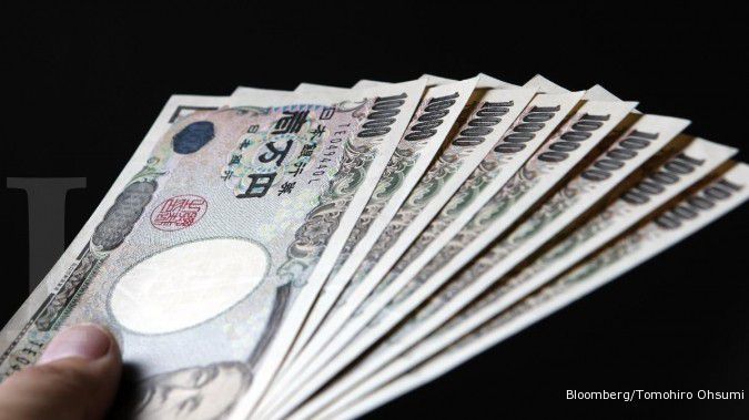 Prospek stimulus BOJ menekan yen