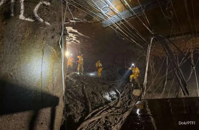 Mining at Freeport Halted to Search for Trapped Miners