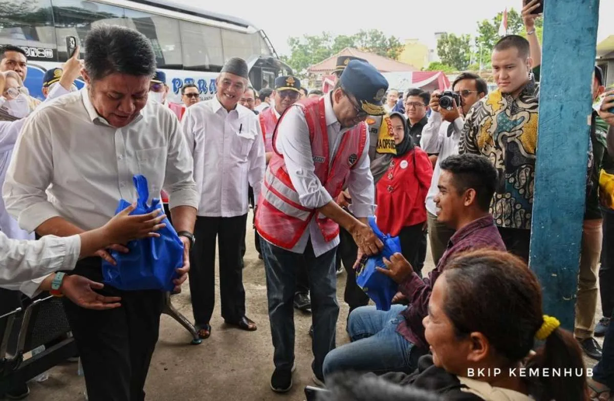 Menhub Cek Arus Balik di Sumatera Selatan