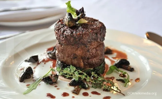 Beef Steak, salah satu makanan tinggi purin karena termasuk ke dalam golongan daging merah