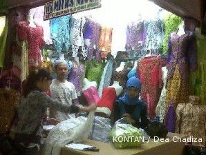 Sentra kebaya Tanah Abang: Pembeli kian sesak, omzet malah turun (2)