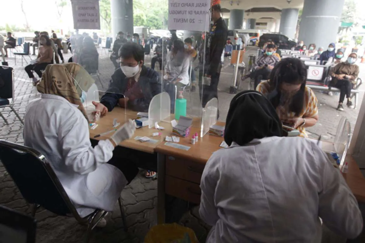 Layanan rapid test antigen di stasiun kereta api makin banyak, ini daftar & tarifnya