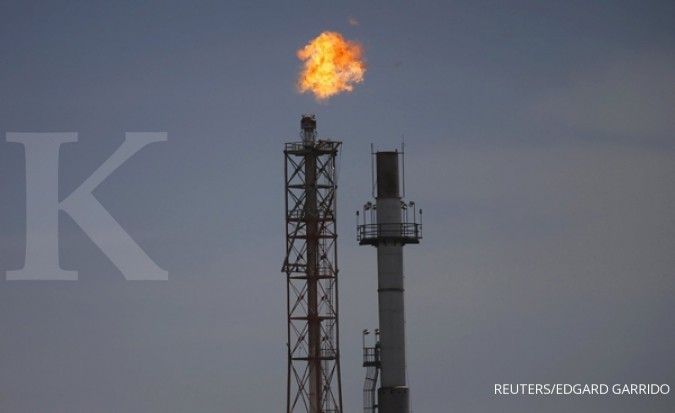 Aksi mogok di Kuwait bantu minyak kembali naik