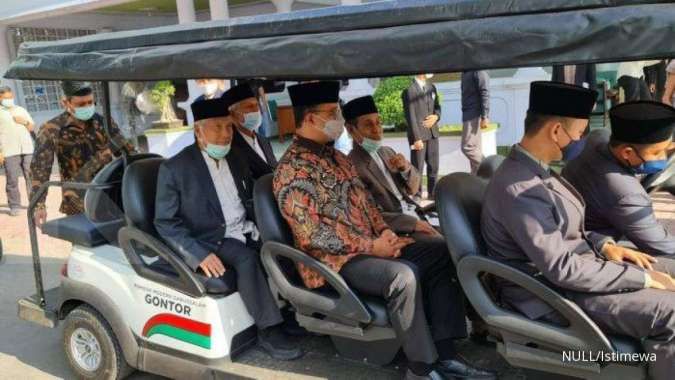 Gubernur DKI Anies Baswedan sowan ke kiai Pondok Modern Darussalam Gontor, Jatim